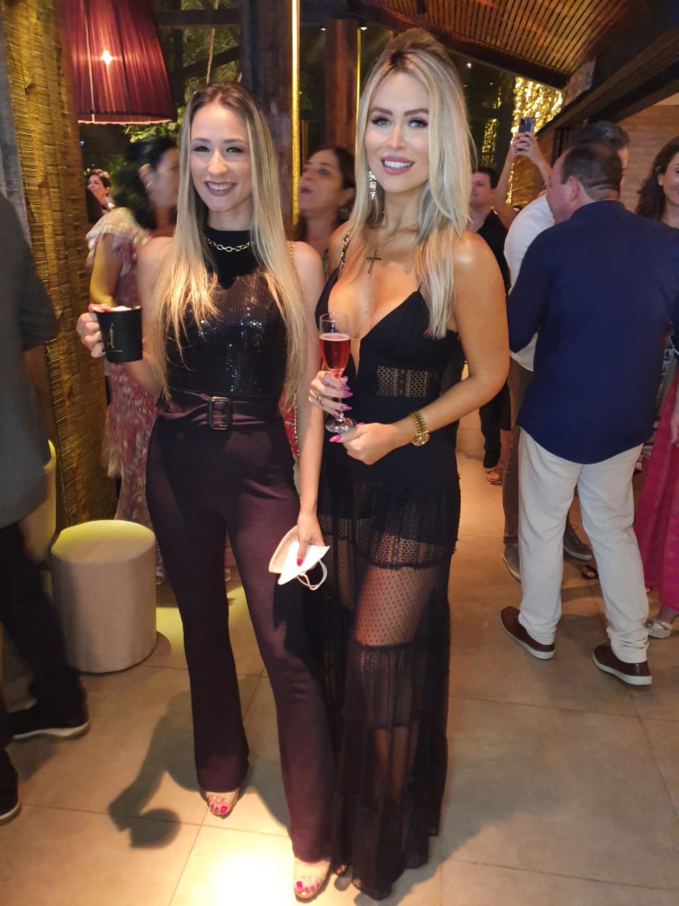 Bruna Morais, Rarbbie. Filha e atual mulher  do cantor  Latino