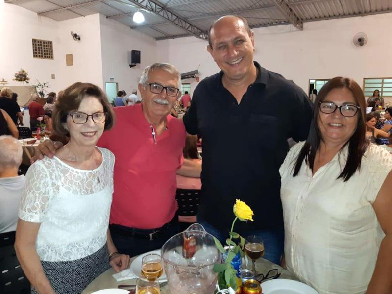 Cidinha e Sebastião Pazeto, José Orlando e Márcia Costa