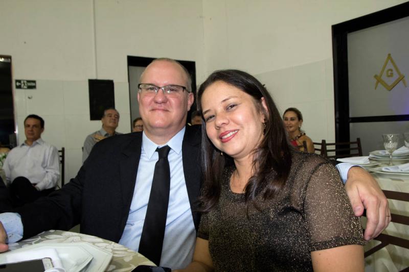 Marcelo Rodrigues Scotte, gestor financeiro da FE e esposa Andréa Yamada Scotte, vereadora em Ituverava
