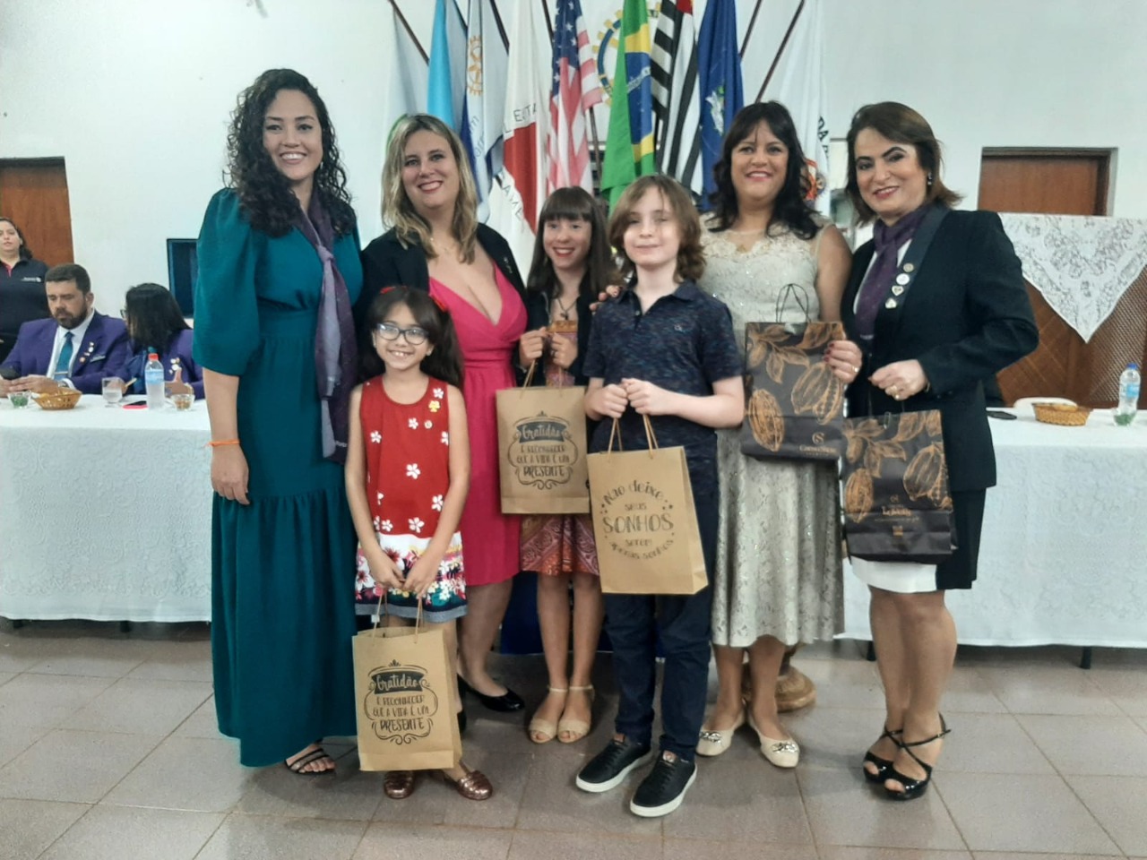 Rotakids - Heitor Stabile Costa empossou a rotakidiana Clarice de Sousa Roberto