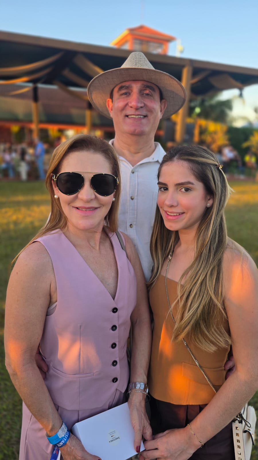 Helena, Erika e César  Cechinni