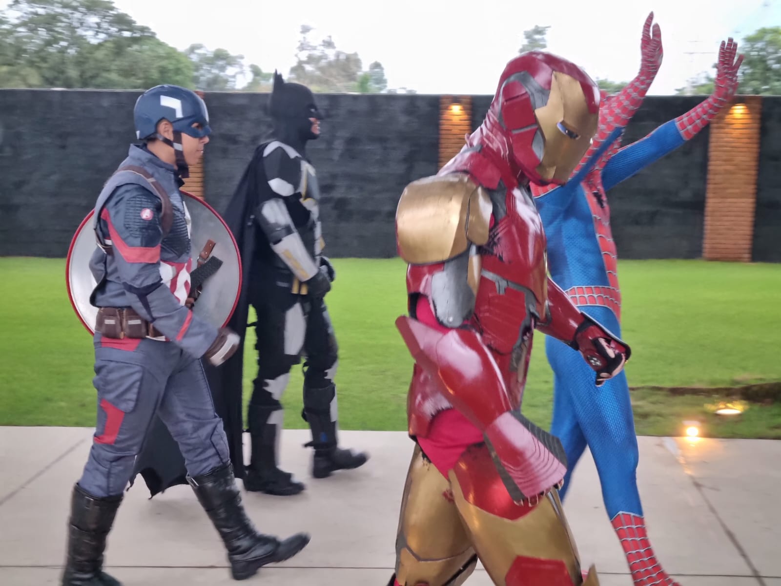 A chegada do tema da festa, os super heróis