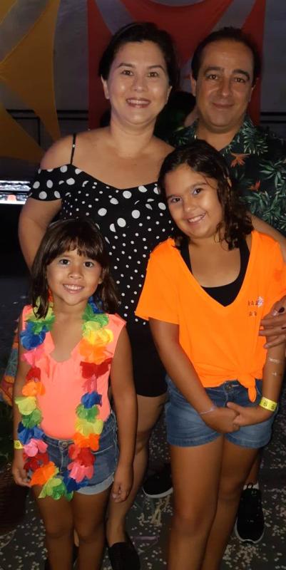 Liz, Luiza, Giovana e Jeferson Monteiro