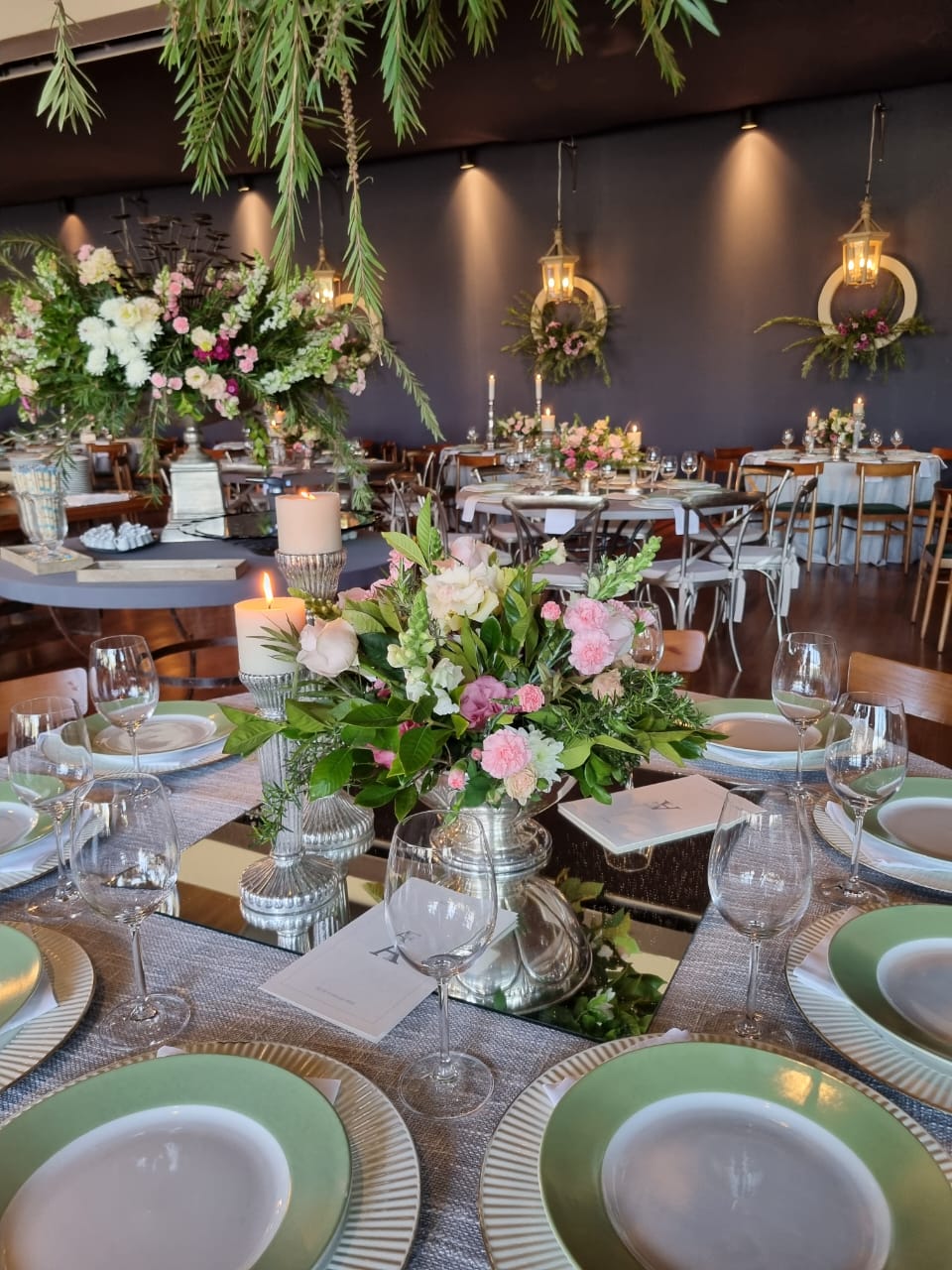 Mesas perfeitamente postas