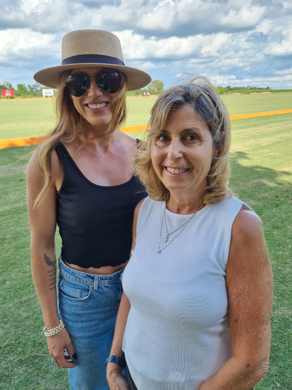 Maía Reis Jordão, Thaís Junqueira