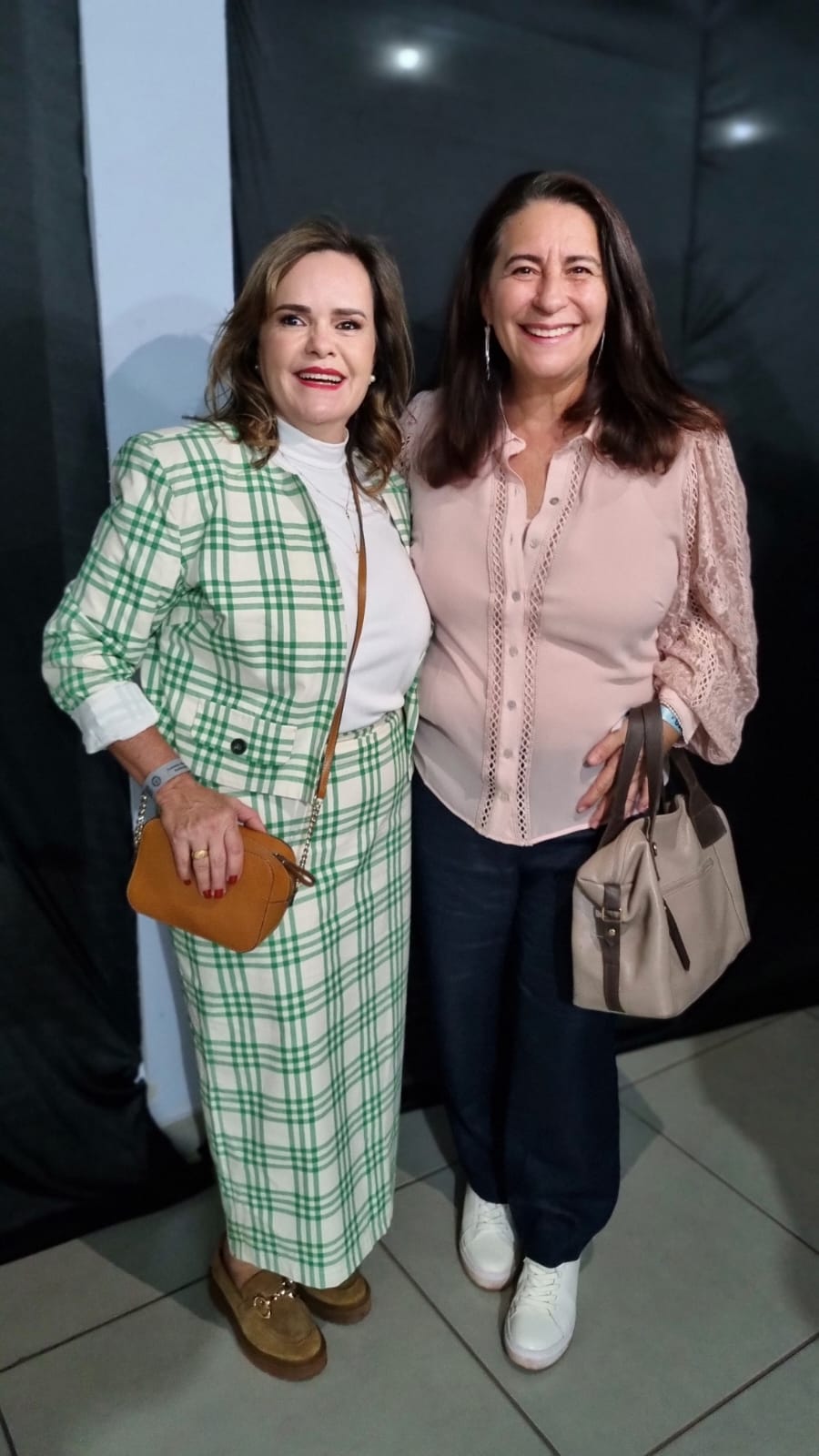 Rose David  , Marilda  Schmidt,  respectivamente  as primeiras  damas da  festa
