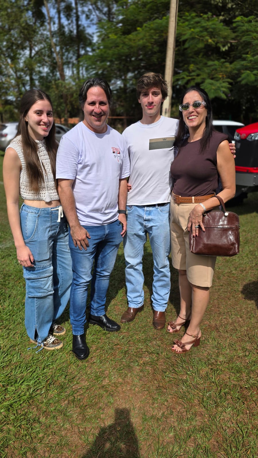 Mila, Enzo, Preta e Henrique Junqueira