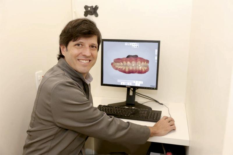 Dr. Fernando Junqueira Leite e a auto definição do scanner intraoral.